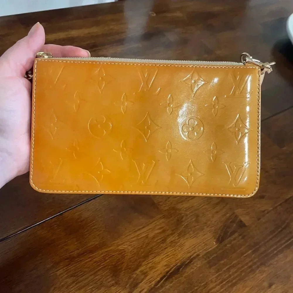 Louis Vuitton Lexington Vernis Pouchette